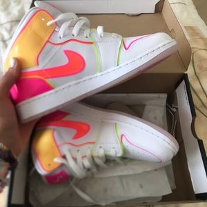 COPY - Jordan AJ 1 Mid Edge Glow